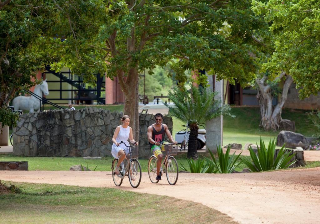 The Elephant Corridor Hotel Sigiriya Buitenkant foto