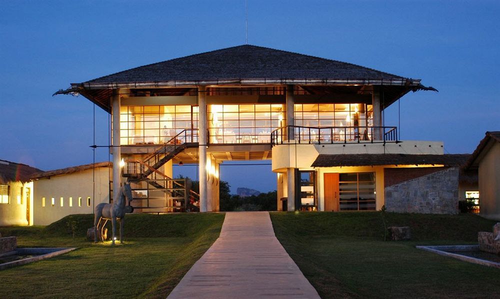 The Elephant Corridor Hotel Sigiriya Buitenkant foto