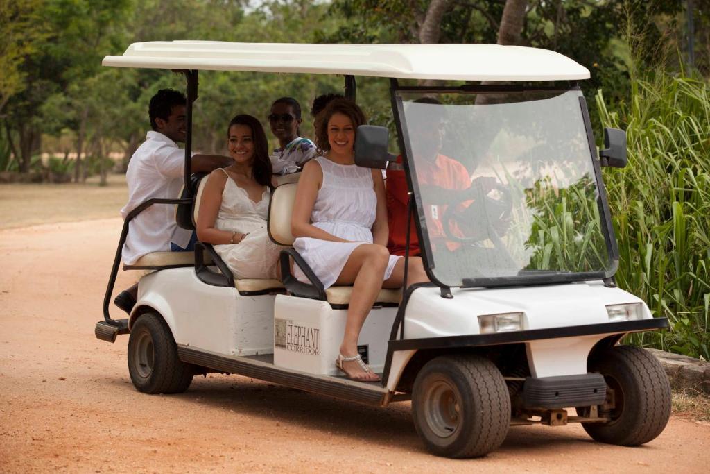 The Elephant Corridor Hotel Sigiriya Buitenkant foto