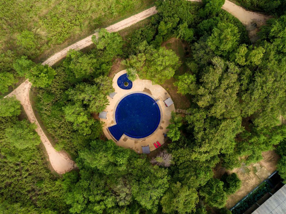 The Elephant Corridor Hotel Sigiriya Buitenkant foto