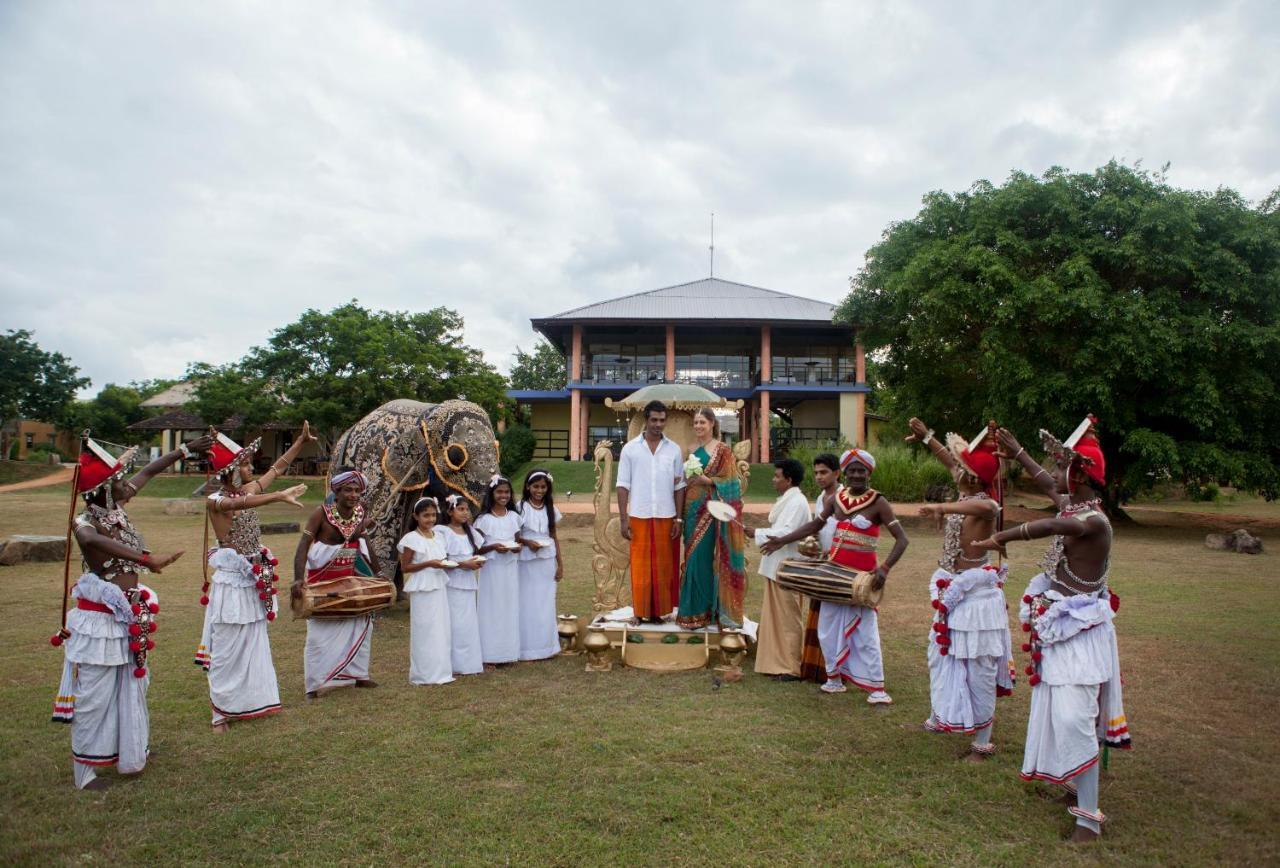 The Elephant Corridor Hotel Sigiriya Buitenkant foto